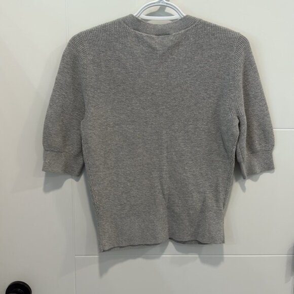 🏴 Ann Taylor Gray Knit Cardigan Sweater size medium - Picture 5 of 6